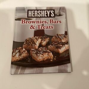 Hershey's Brownies Bars & Treats Recipe Cookbook - BRAND NEW
